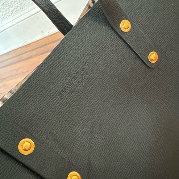 New Burberry Haymarket check black Leather tote bag - Picture 2 of 11